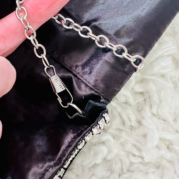 New! Rhinestone Chain Purse - Picture 13 of 13